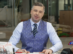 Michał Rachoń stanie przed sądem. Policja zarzuca mu wykroczenia po relacji na żywo