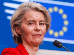 Zamiast zbroić Grenlandię UE narzuca jej transformację energetyczną