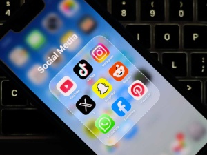 Zakaz social mediów dla dzieci. Zapytano Polaków