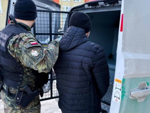 Tylu cudzoziemców opuściło Polskę. Służby podały dane