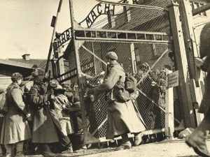 Dziś 81. rocznica wyzwolenia niemieckiego nazistowskiego obozu koncentracyjnego i zagłady Auschwitz-Birkenau