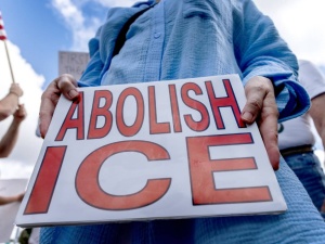 Liczba gróźb śmierci wobec funkcjonariuszy tych służb wzrosła o 8000 proc.