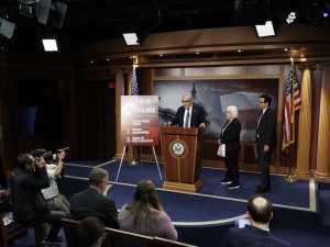 Częściowy paraliż rządu w USA. Kongres nie zdążył z budżetem