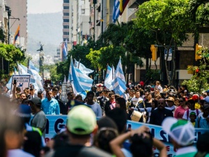 Obywatele państw UE coraz bardziej zaniepokojeni. Jest najnowszy sondaż Eurobarometru