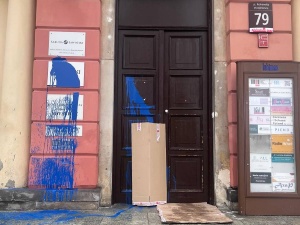 Atak na budynek, w którym znajduje się Radio Wnet