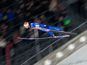 Skoki narciarskie i doping. Nowe, nietypowe praktyki podczas kontroli kombinezonów
