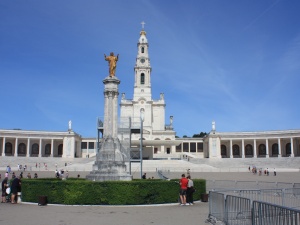 Zniszczenia w sanktuarium w Fatimie sięgają 2 mln euro