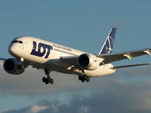 Awaria samolotu LOT. Musiał zawrócić do Warszawy