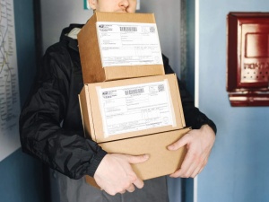 Kurierzy będą musieli udawać biznesmenów