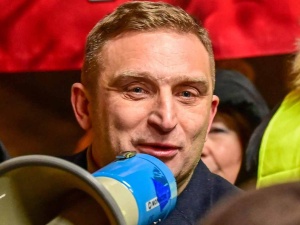 Robert Bąkiewicz usłyszał zarzuty. Nawoływanie do zabójstwa