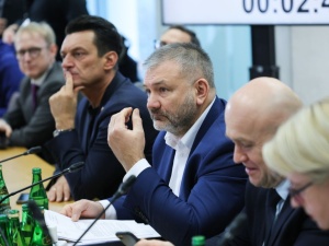 Miażdżąca krytyka na wysłuchaniu publicznym ws. tzw. ustawy praworządnościowej w Sejmie