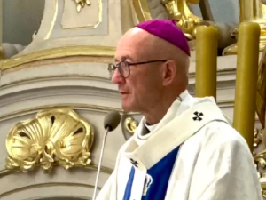 Światowy Dzień Chorego. Abp Galbas: cierpienie niszczy, tylko miłość uszlachetnia