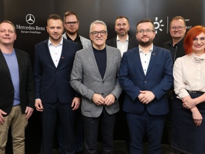 Delegacja Solidarności z wizytą w niemieckiej fabryce Mercedesa