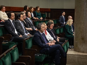 „Ambasador Niemiec otwarcie 'nadzoruje' w Sejmie obrady