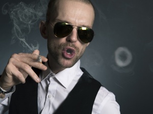 Tȟašúŋke Witkó: Poganiacze niewolników XXI wieku