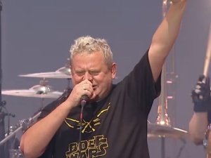 Omal nie umarłem. Kazik Staszewski przerwał milczenie 