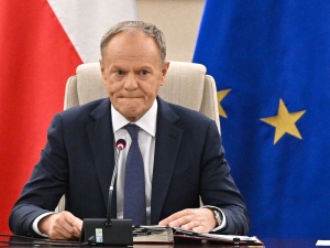 Tusk ma powody do niepokoju. Nowe wyniki sondażu CBOS