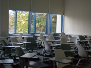 Nie tylko Collegium Humanum. Na wrocławskiej uczelni można było zaliczyć semestr w godzinę