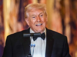 Trump wysyła na Grenlandię okręt szpitalny. Premier Danii odpowiada