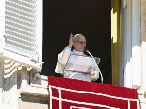 Papież: zróbmy miejsce milczeniu; wyciszmy smartfony