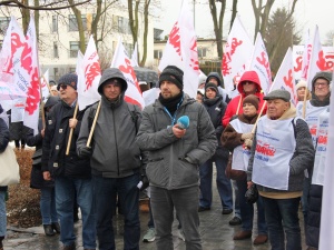 Duży protest w Bychawie. Solidarność: prawa pracownicze są łamane