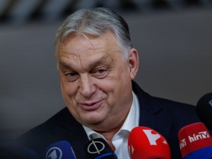 Tusk zaczepił Orbana po węgiersku. Dostał szybką ripostę - po niemiecku