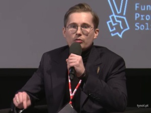 Prezes Młodzieży Wszechpolskiej: Do polskich szkół wnoszony jest obecnie syf i chłam