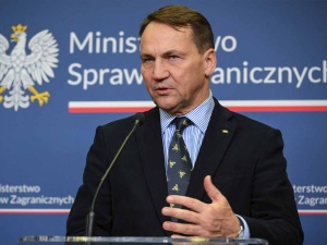 Co z ewakuacją Polaków z Bliskiego Wschodu? Sikorski odpowiada