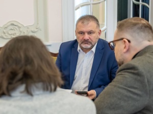 Na salach rozpraw mają być eksponowane flagi UE? Szefowa KRS nie wytrzymała