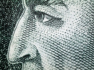 Jak fikcyjne faktury kosztują Polskę miliardy – ekspert o kulisach karuzeli VAT