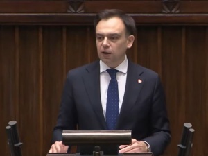 Ceny paliw rosną. Minister zapowiada analizy i „stosowne działania”