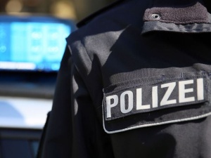 Panika w Niemczech. Spadające odłamki przebijały dachy