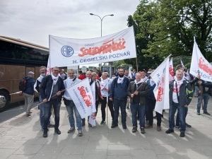 Pracownicy trzech poznańskich zakładów łączą siły. Będzie pikieta Ceglorza, Stomilu i WSK Poznań