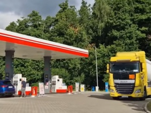 W Świnoujściu zaczyna brakować paliwa. Powodem „turystyka paliwowa” z Niemiec