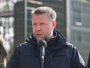 Kierwiński naciska prezydenta, aby podpisał ustawę wdrażającą SAFE