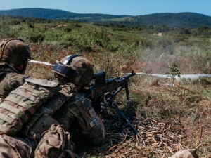 Specjalny kamuflaż ukryje żołnierzy przed dronami. USA testują innowacyjne rozwiązanie