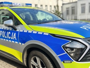 Wypadek podczas pilnej interwencji. Radiowóz zderzył się z autem