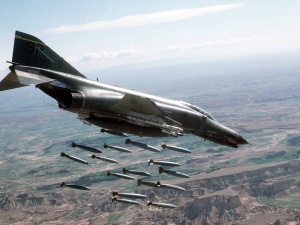 Dwutonowe bomby. Potężny atak w pobliżu cieśniny Ormuz