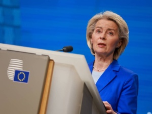 Podwójna gra szefowej KE – nowy europejski człowiek ma być ciemnoskóry