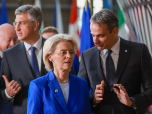 Źródło: W kuluarach PE mówi się o zmianie szefowej KE. Pogrążyła ją polityka gospodarcza