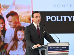 Bosak: Wyrok NSA ws. par tej samej płci jest sprzeczny z Konstytucją