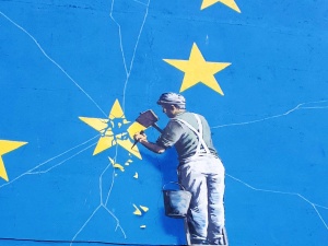 Rośnie liczba eurosceptyków. Nowy sondaż pokazuje trend