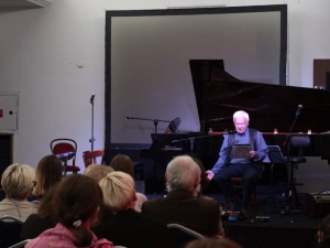 Organizatorzy milczą. Dziennikarz: Kompletna porażka celebryckiego koncertu Chopin też był uchodźcą