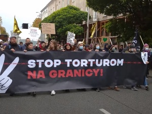 Obłęd. Autokary z demonstrantami pojadą na granicę. Nie możemy przyzwalać na okrucieństwo i tortury