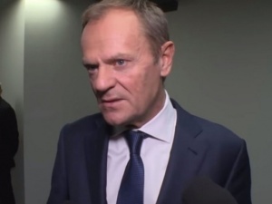 Donald Tusk zatrzymany przez policję! Stracił prawo jazdy