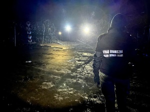 [video] SG: Ponad 200 migrantów próbowało agresywnie sforsować ostatniej doby granicę w Czeremsze