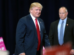 USA: Według sondażu Rasmussen Reports Donald Trump miażdży Joe Bidena w następnych wyborach prezydenckich
