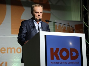 Z. Kuźmiuk: Morawiecki w 6 dni odwiedził 11 państw, Tusk napisał tweeta i wystąpił na 6-leciu KOD