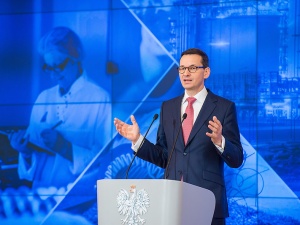 Wariant Omikron. Premier zapowiedział wprowadzenie dodatkowych obostrzeń [VIDEO]