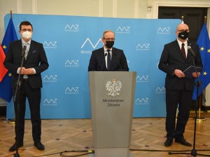 Rząd wprowadza zakaz lotów do siedmiu krajów